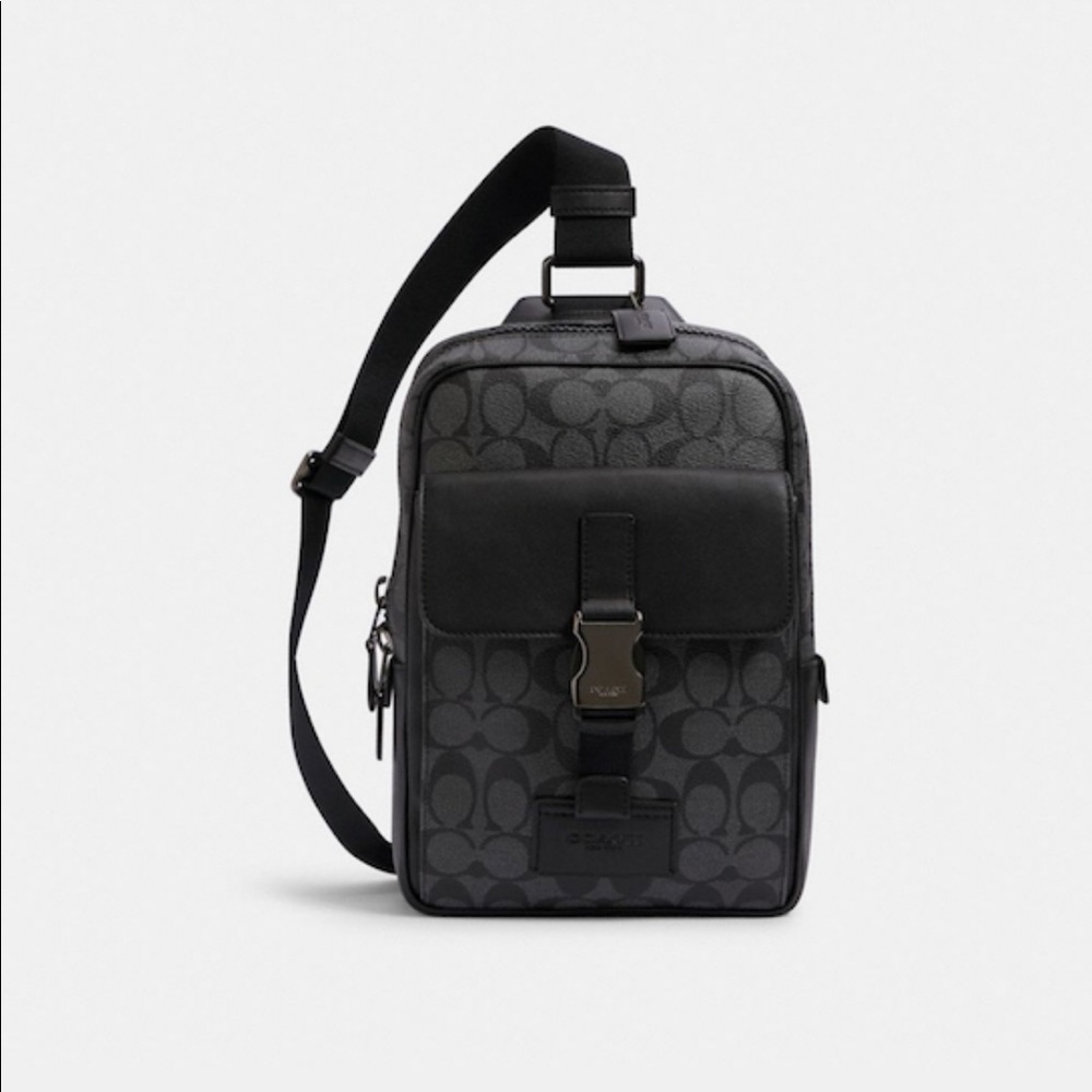 Coach track pack